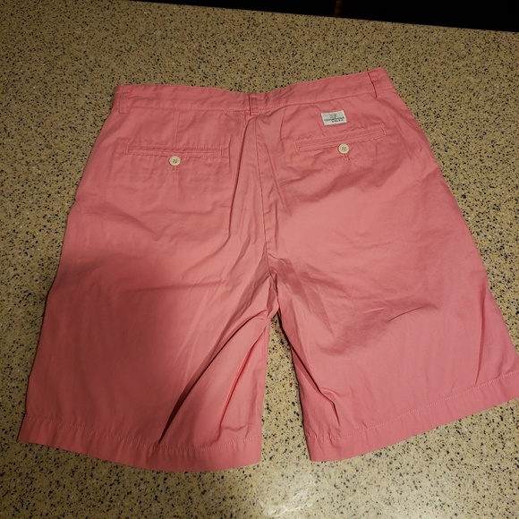 Vineyard Vines SZ 33 club shorts - Picture 2 of 3